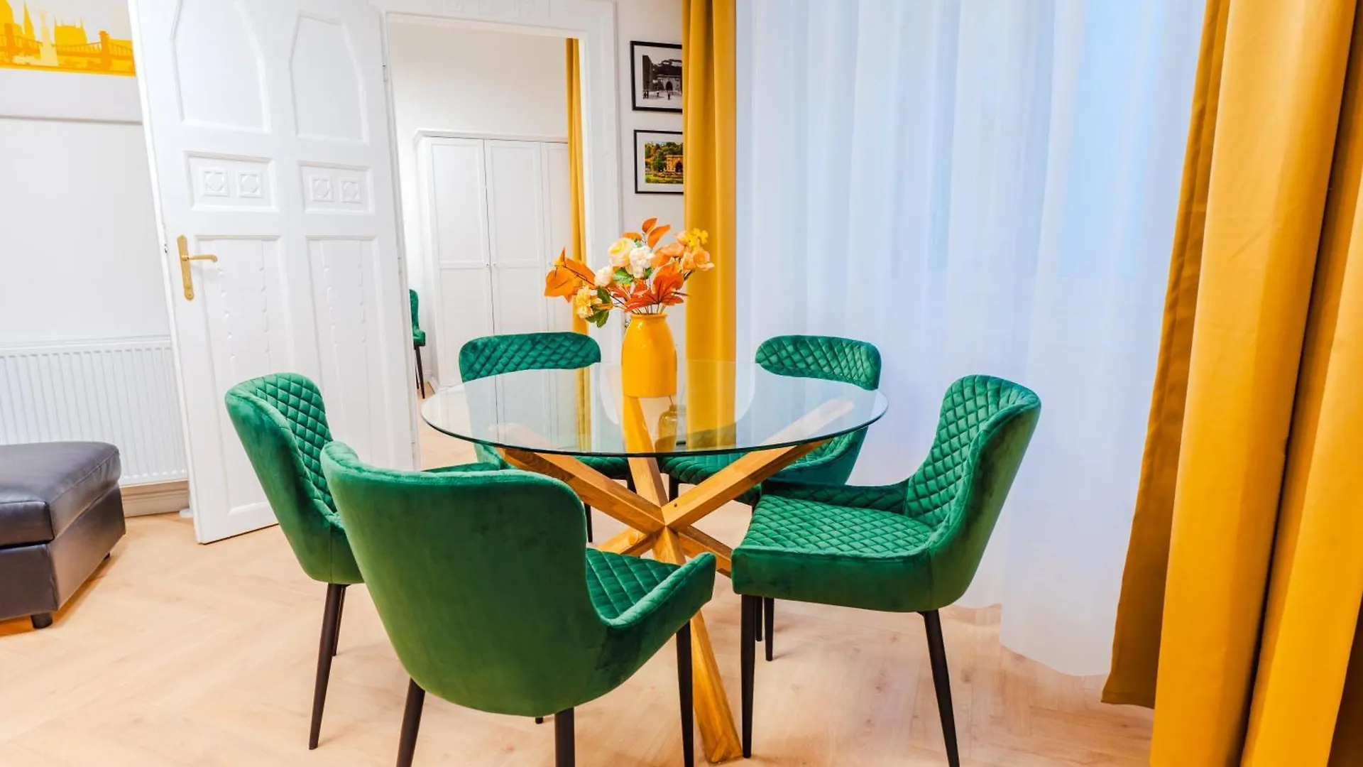 Apartmán 2 Bedrooms And 1 Living Room Your Modern Home In Budapešť
