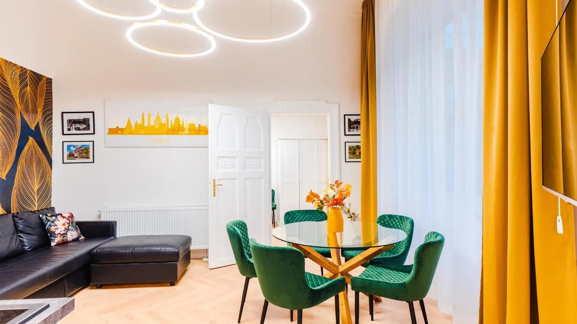 2 Bedrooms And 1 Living Room Your Modern Home In Budapest 0*,  Magyarország