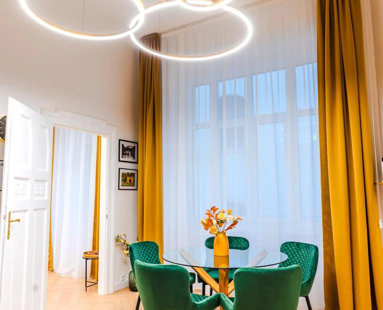 2 Bedrooms And 1 Living Room Your Modern Home In Budapest Apartman